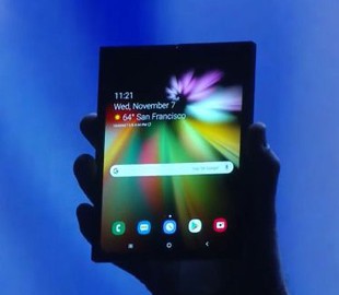 Samsung показала смартфон с гибким экраном