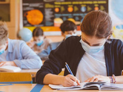 Щеплення або дистанційне навчання: що відбувається в освіті після запровадження «жовтої зони»