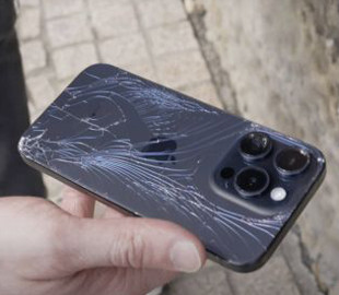 Galaxy S23 Ultra виявився міцнішим за iPhone 15 Pro Max