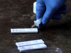 Rozetka начала продажи недорогих экспресс-тестов на COVID-19, но медицинская мафия - против