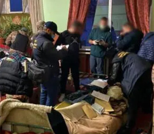 Заработал 300 тысяч: днепропетровский заключённый продавал несуществующие дрова