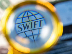 Вслед за российскими финкомпаниями: банки Беларуси отключают от SWIFT