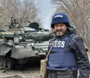 Журналист Цаплиенко получил ранение из-за вражеского обстрела, – Офис генпрокурора