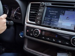 Toyota добавит в свои автомобили ассистента Alexa от Amazon