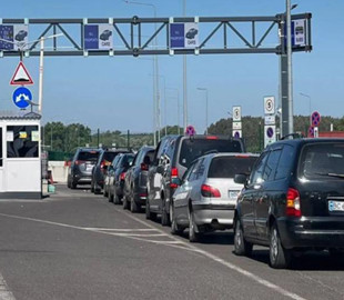 Намагався виїхати через «Устилуг» із підробками: суд оштрафував харків’янина, який купив документи в Telegram