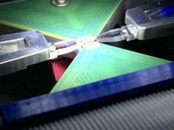 Стартап разрабатывает сверхбыстрые фотонные чипы для ИИ