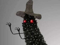 Как в соцсетях шутят над шляпой на главной елке Украины. Подборка фотожаб