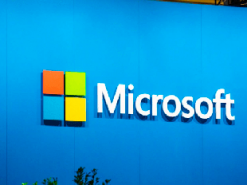 Microsoft продолжает получать патенты для устройства со складным экраном