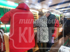 Украинцы скупают оружие и высмеивают паникеров фотожабами