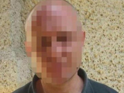 Вирвав з рук та втік на велосипеді: на Вінниччині чоловік посеред дня викрав телефон