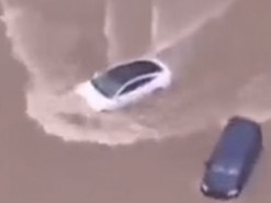 Глубокая вода не становится преградой для электрокаров Tesla