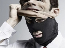 До вас прямує посилка: аферисти виманюють гроші з довірливих громадян