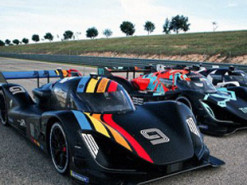 Самоуправляемый гоночный болид попал в аварию прямо на старте