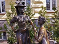 В сети показали, как защитили от российских атак известный памятник Киева. Фото