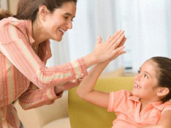 Як допомогти дитині в умовах війни: сімейний психолог назвала десять пунктів