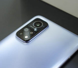 iPhone 11 проиграл флагману Redmi по качеству экрана