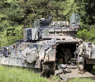 Newsweek оцінив українську розробку, що захищає БМП Bradley від дронів