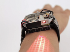 Ученые создали смарт-часы, превращающие руку в сенсорный экран
