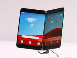 Двухэкранный смартфон Microsoft в рабочем состоянии показали на видео