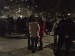 Массовая драка в Николаеве: женщины ударили журналистку и разбили ей телефон