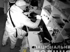 У Чернівцях пограбували крамницю з мобільними телефонами на 400 тисяч гривень
