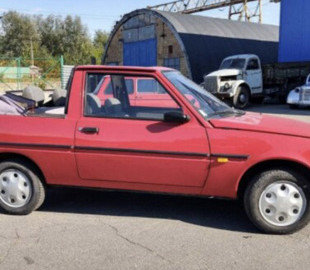 У мережі показали рідкісну Таврію з відкидним верхом