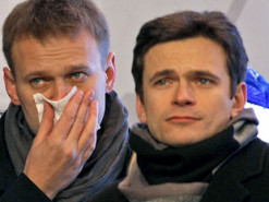 Mail.ru заплатит 3 млн рублей штрафа за публикацию постов Навального и Яшина