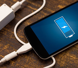 Ученые придумали, как заряжать смартфон от тела владельца