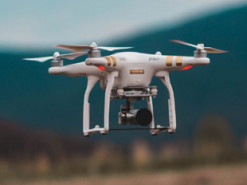 Искусственный интеллект научился управлять дроном в незнакомом пространстве