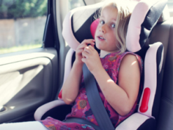 Водіям нагадали про штрафи за неналежне перевезення дітей в авто