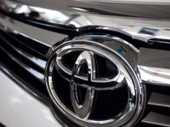 Компания Toyota сделала платным дистанционный запуск мотора