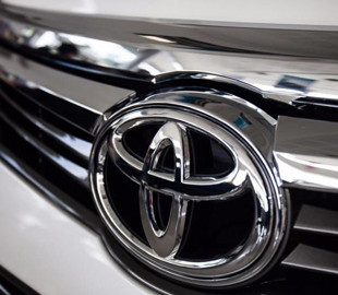 Компания Toyota сделала платным дистанционный запуск мотора