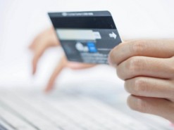 Українці стали частіше розраховуватися картками