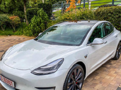 Tesla отзывает почти 50 000 автомобилей Model 3