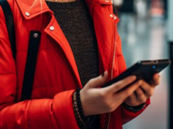 Датчик освітленості в смартфоні дозволяє шпигувати за власником