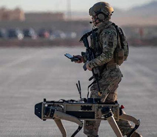 "Хуже ядерного оружия": ученый рассказал, чем опасны автономные роботы