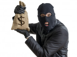 Украинец украл деньги у соседа через голосовое меню банка, потому что не знал, что это преступление