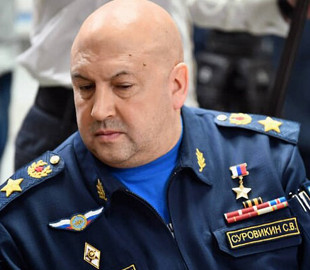 Російські пропагандисти сфальсифікували біографію Суровікіна: подробиці