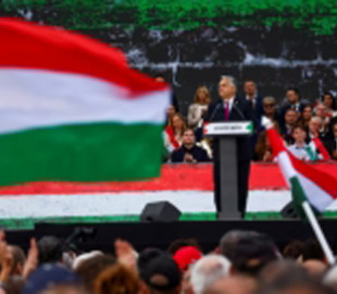 Проорбанівська медіагрупа купила головний таблоїд Угорщини напередодні виборів