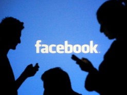 Facebook забанил украинского художника за плакаты к ЧМ-2018, напоминающие о преступлениях Кремля