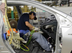 Работа японских предприятий Toyota после кибератаки будет восстановлена завтра