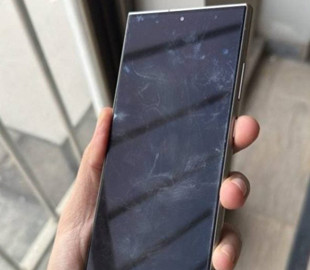 Користувачі Galaxy S24 Ultra розповіли про проблеми з антибліковим покриттям