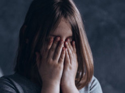 Присылал интимные фото: в Запорожье судили мужчину за развращение дочери