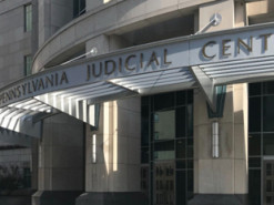 У США суддю покарали за політичні висловлювання в Facebook