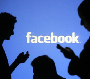 Facebook заблокировал профиль Миклухо-Маклая за фото с полуголыми папуасками