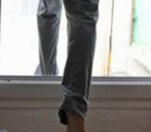 В Тернополе пенсионер пытался спуститься из окна по интернет-кабелю и погиб