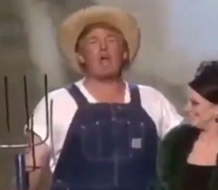 Поющий фермер Трамп с вилами в руках повеселил пользователей Сети