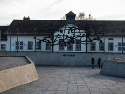 Служба в годовщину освобождения лагеря Дахау пройдет онлайн из-за вируса