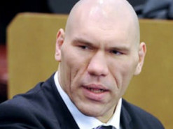 Боксер і депутат Держдуми РФ Микола Валуєв отримав повістку, але не з'явився до військкомату