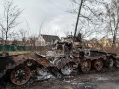 В сети показали захватывающие кадры уничтожения российской бронетехники